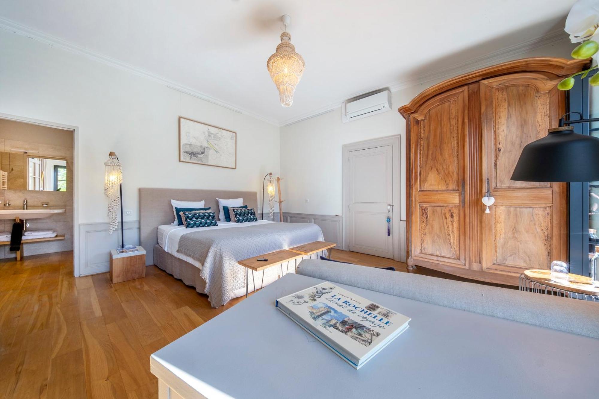 Escale Rochelaise, Gite Urbain Avec Spa Bain Nordique Et Sauna Tonneau Ла-Рошель Экстерьер фото